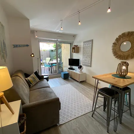 C208 Avec Terrasse Proche Apartment *